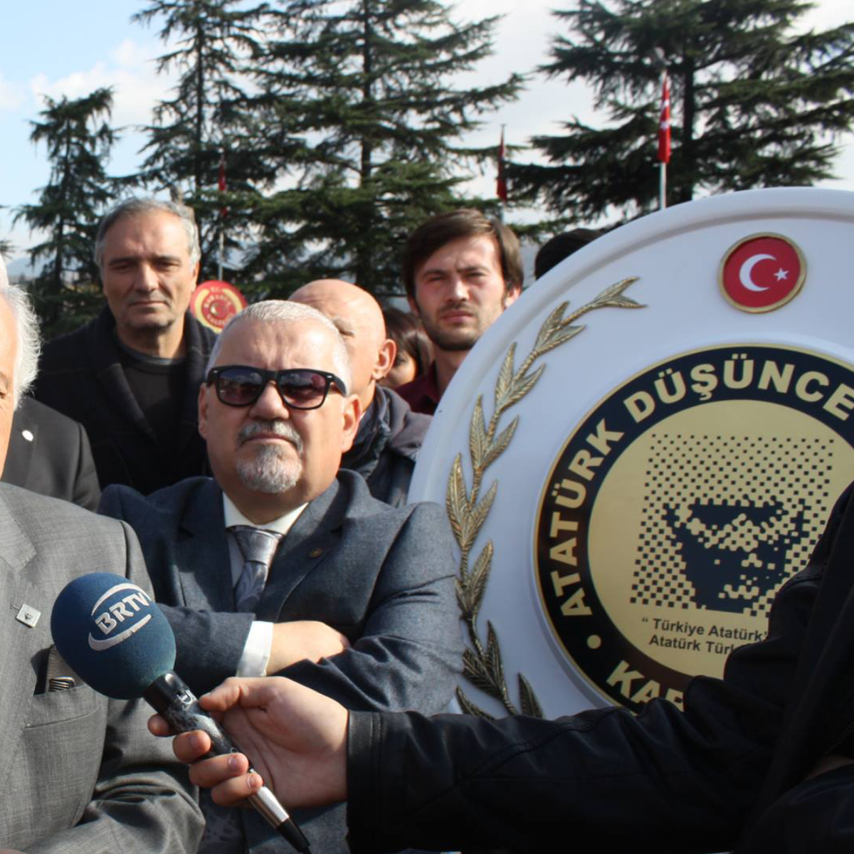 Atatürkçü Düşünce Derneği Çelenkleri