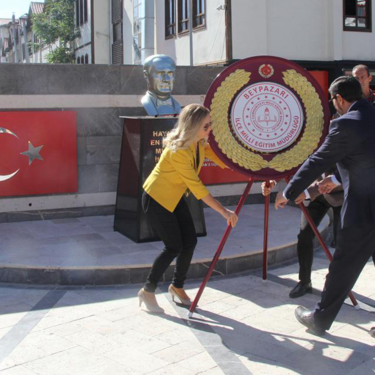 Milli Eğitim Çelenkleri